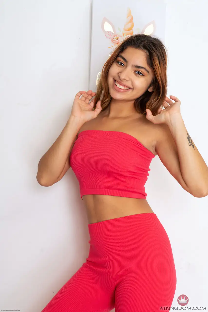 Latina de 18 anos Hazel Heart ela e muito gostosa confira - Imagem 3